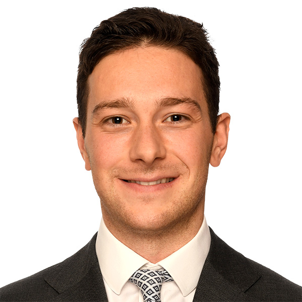 Headshot of Elliot Bell